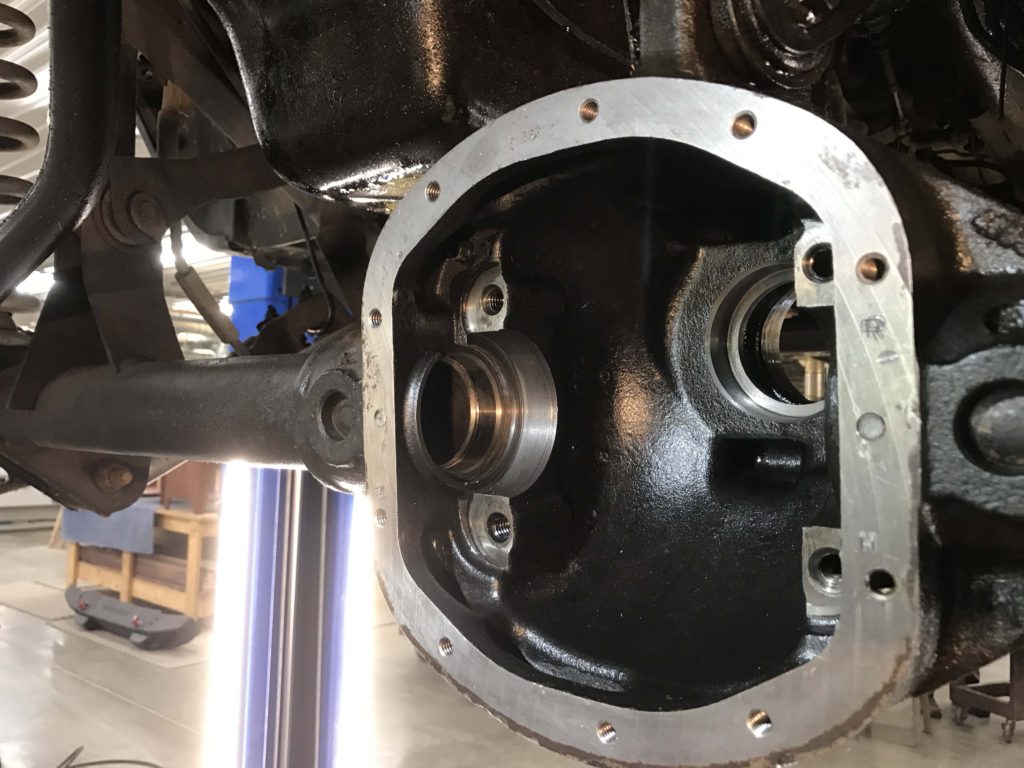 Differential housing with Pinion on the high side